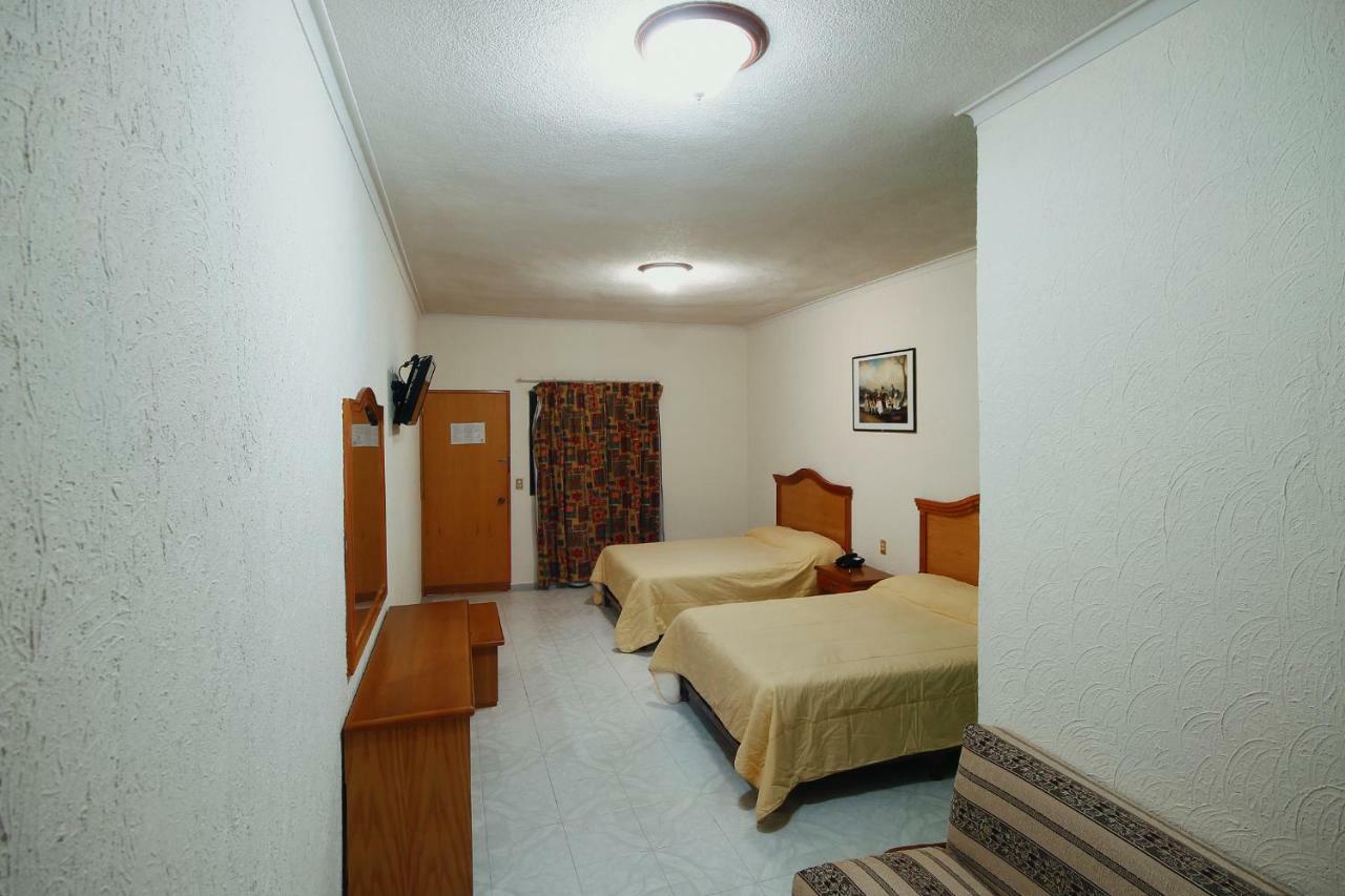 El Conquistador Monarca. 3* Zitácuaro