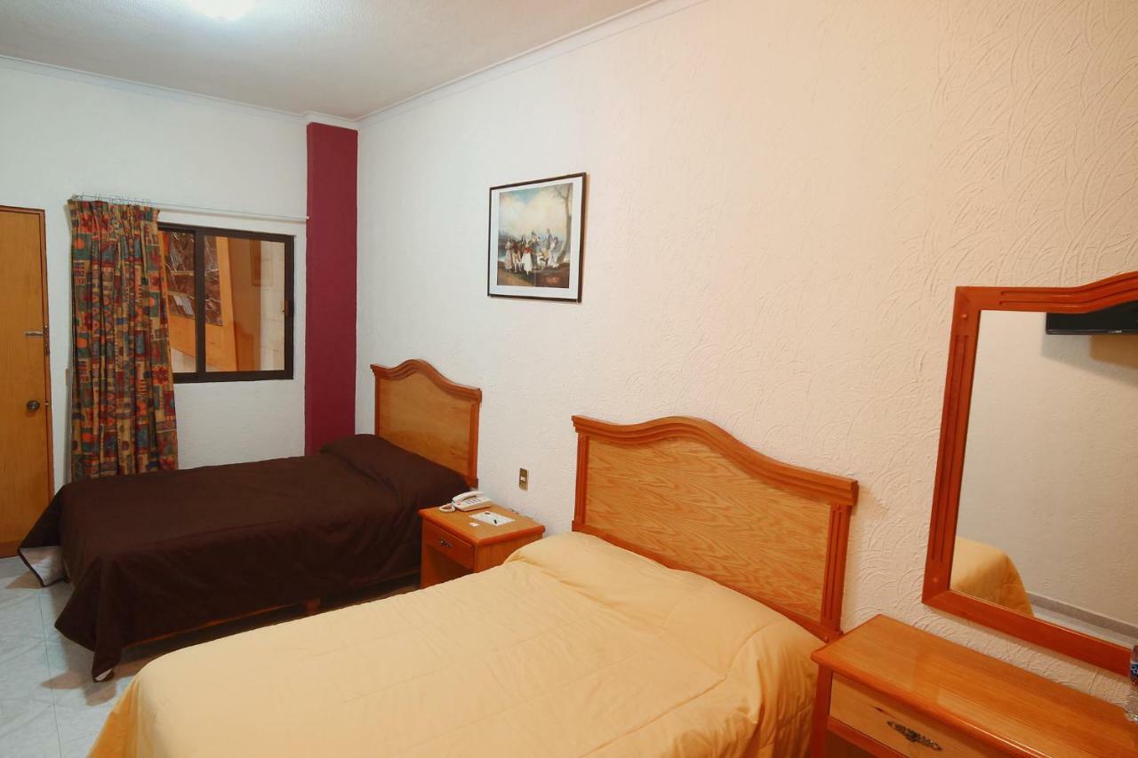 El Conquistador Monarca. 3* Zitácuaro
